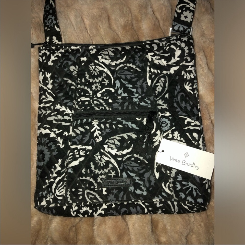 New with tags- Vera Bradley shoulder bag - adjustable strap - Picture 2 of 3
